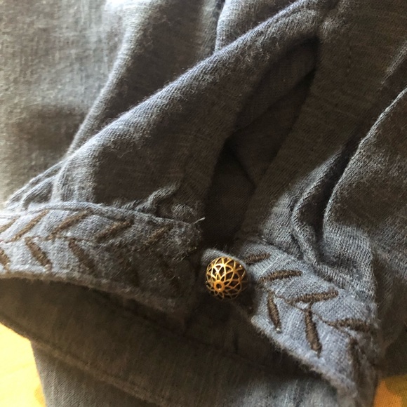 LUCKY BRAND LIGHT LONG SLEEVE TOP - Picture 4 of 5